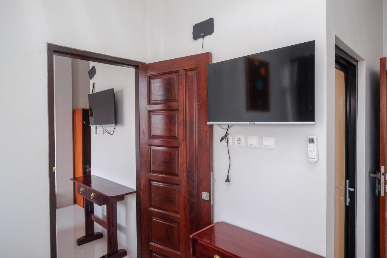 Sans Hotel Kumbang Yogyakarta By Reddoorz エクステリア 写真