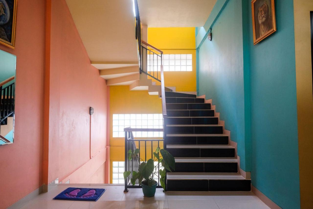 Sans Hotel Kumbang Yogyakarta By Reddoorz エクステリア 写真