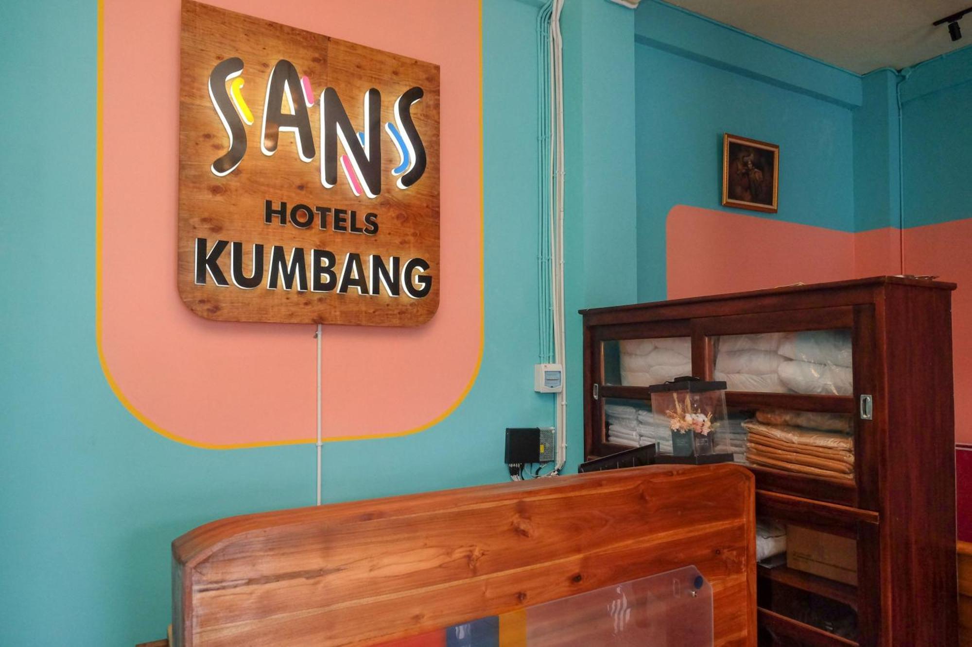 Sans Hotel Kumbang Yogyakarta By Reddoorz エクステリア 写真